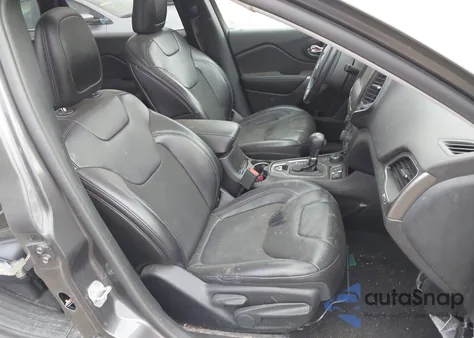 2019 Jeep Cherokee Latitude Plus 4X4 z USA, uszkodzony, nr VIN 1C4PJMLN1KD142394